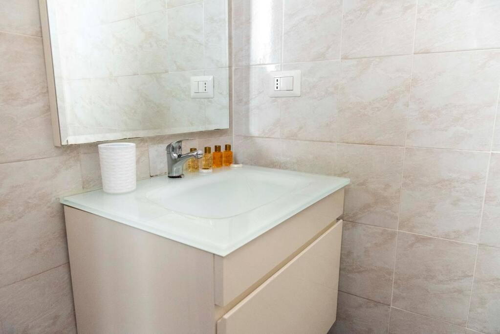 Apartamento La Casa Di Marisela In Via Emanuele Filiberto Roma Exterior foto
